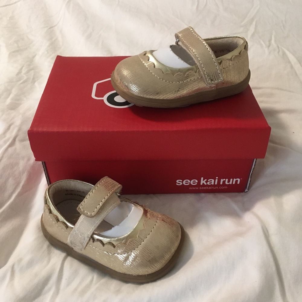 See Kai Run Jane Gold - size 4